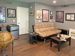 504 W 7th St, Austin, TX à vendre Photo intérieure– Image 1 sur 5