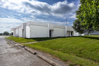 4505 Kelly St, Columbus, IN à louer Photo de l’immeuble– Image 1 sur 3