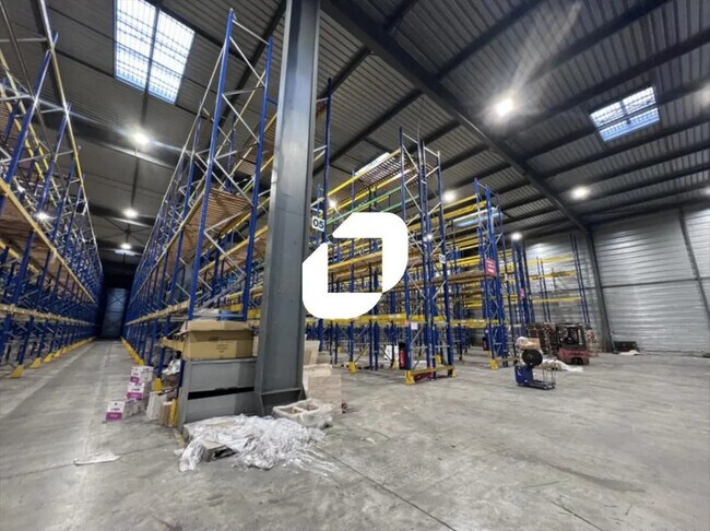 Plus de détails pour Bureau, Industriel/Logistique à louer