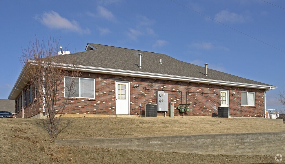 20-22 Portwest Ct, Saint Charles, MO à louer - Photo de l’immeuble – Image 2 sur 2