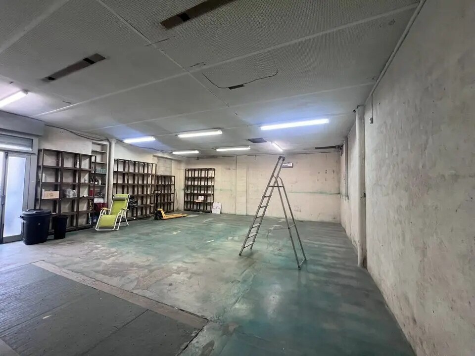 Industriel/Logistique dans Nice à vendre Photo de l’immeuble– Image 1 sur 5