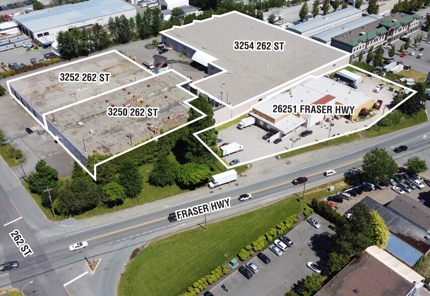 3250-3254 262 St & 26251 Fraser Hwy portefeuille de 3 biens à vendre sur LoopNet.fr - Photo de l’immeuble – Image 1 sur 4