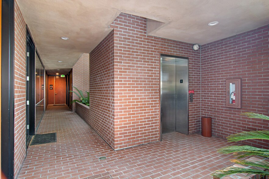 4425 Bayard St, San Diego, CA à louer - Photo de l’immeuble – Image 2 sur 10