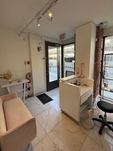 512 Beatty St, Vancouver, BC à vendre - Photo intérieure – Image 2 sur 5