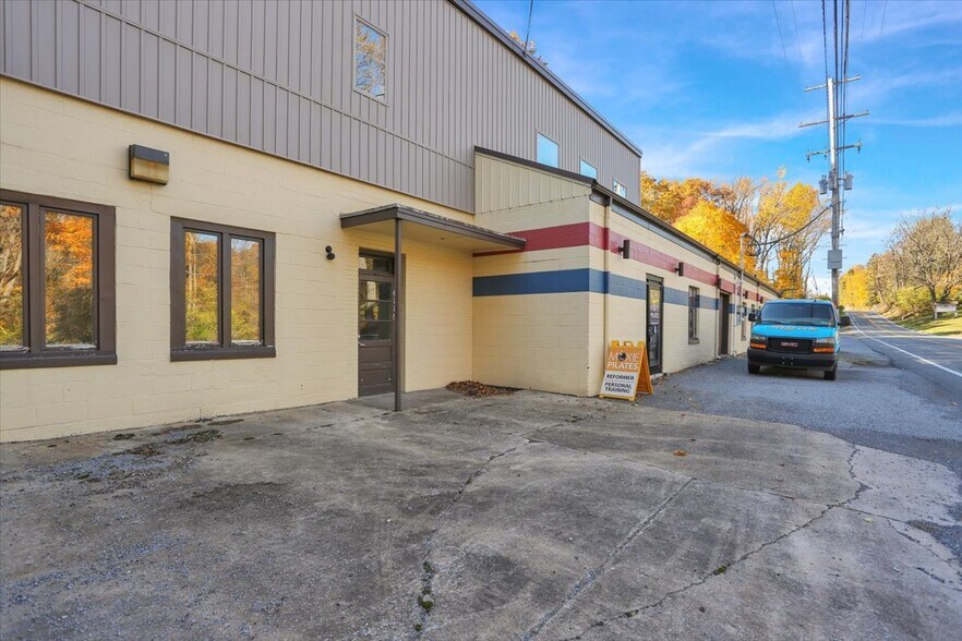 4116 New Holland Rd, Mohnton, PA à vendre - Photo de l’immeuble – Image 3 sur 38
