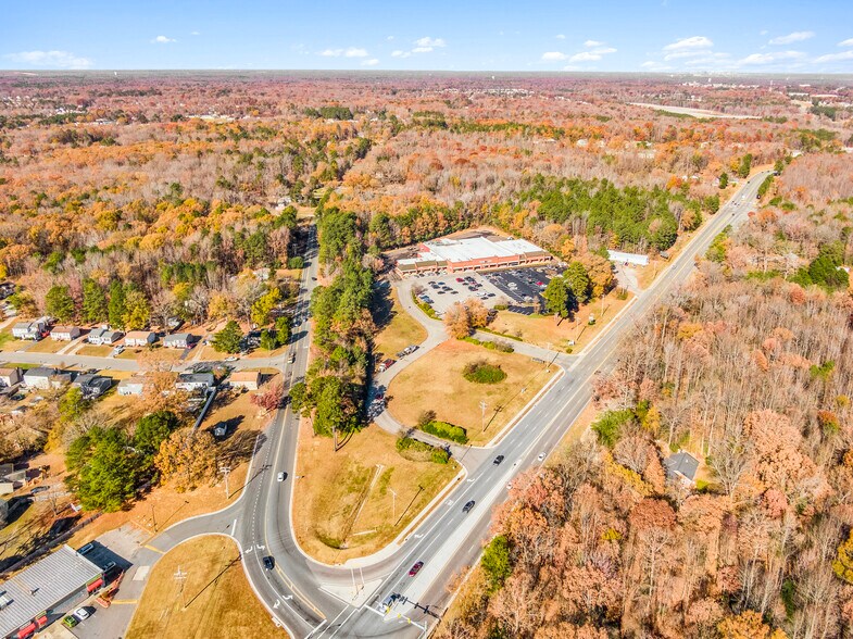 15700-15702 Jefferson Davis Hwy, Colonial Heights, VA à vendre - Photo de l’immeuble – Image 3 sur 5