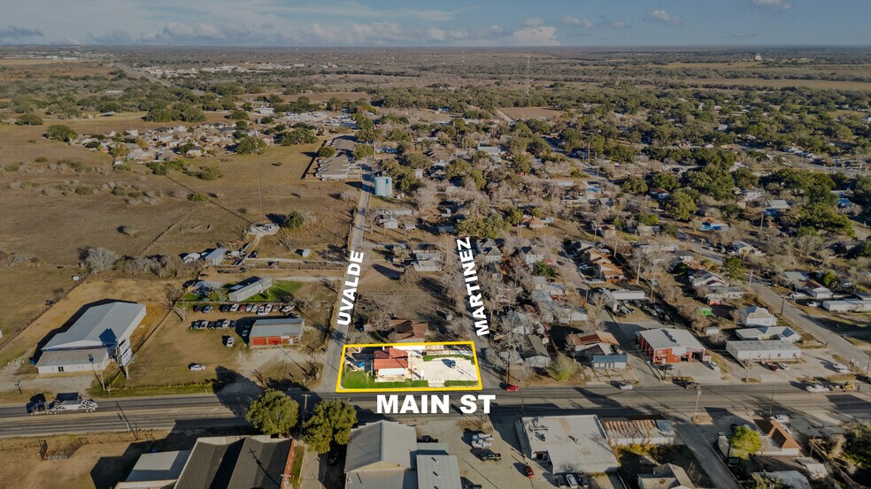 1710 Second St, Pleasanton, TX à louer - Aérien – Image 3 sur 42