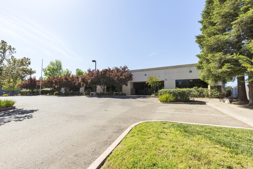 4305 Auburn Blvd, Sacramento, CA à louer - Photo de l’immeuble – Image 2 sur 10