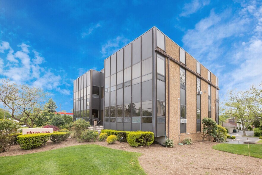 220 Kinderkamack Rd, Westwood, NJ à louer - Photo de l’immeuble – Image 2 sur 4