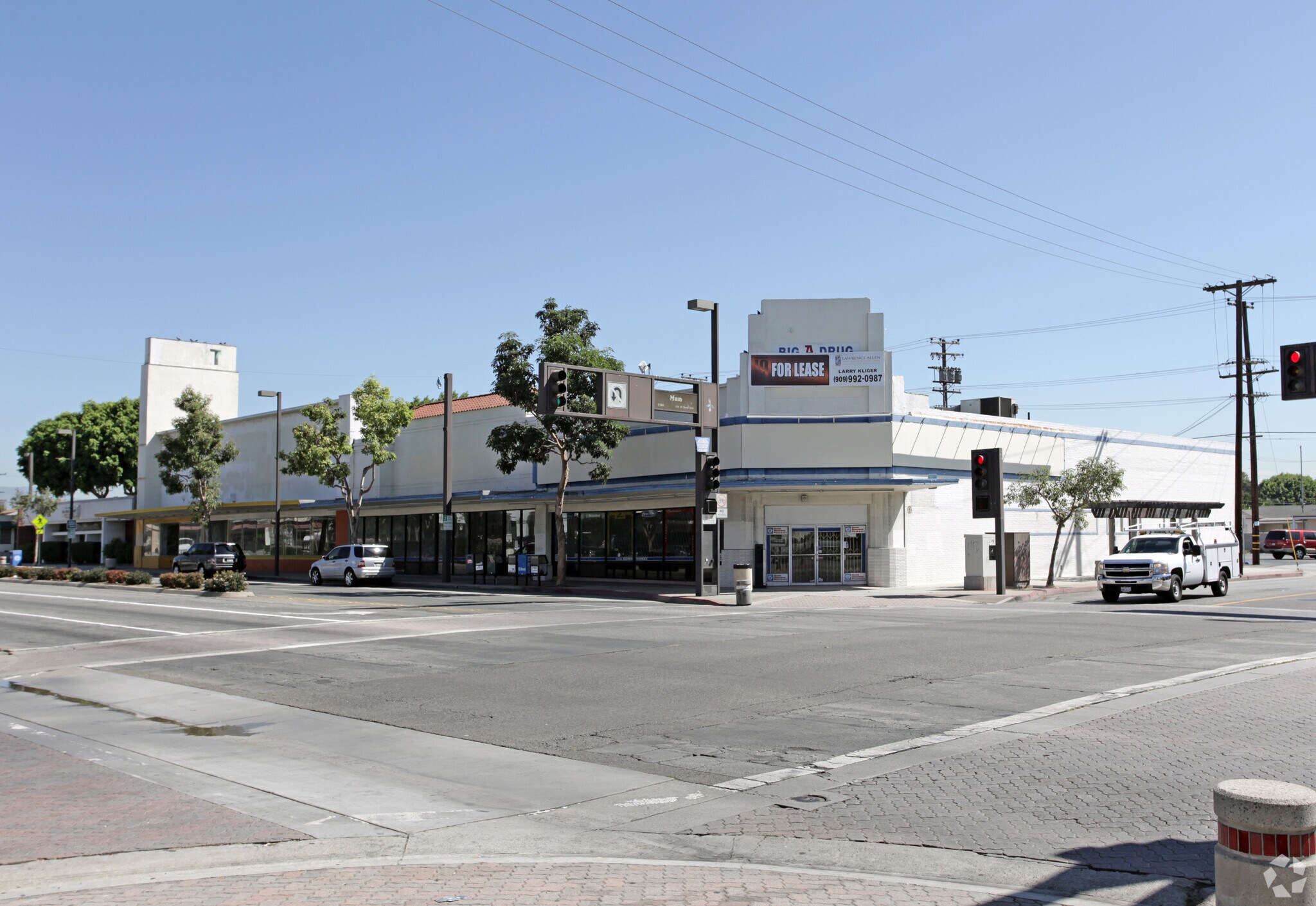 12000-12030 S Garfield Ave, South Gate, CA à louer Photo de l’immeuble– Image 1 sur 9