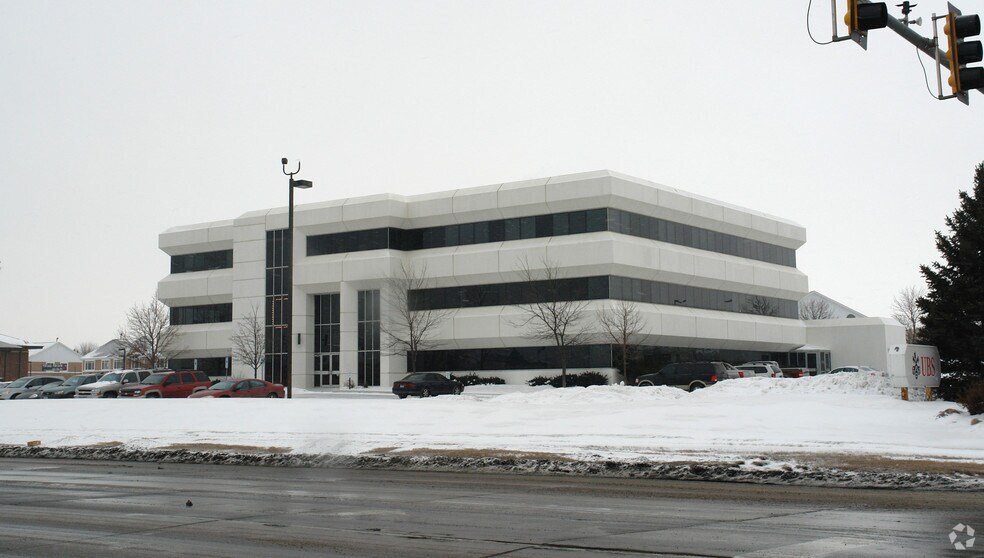 4009 W 49th St, Sioux Falls, SD à louer - Photo de l’immeuble – Image 3 sur 4