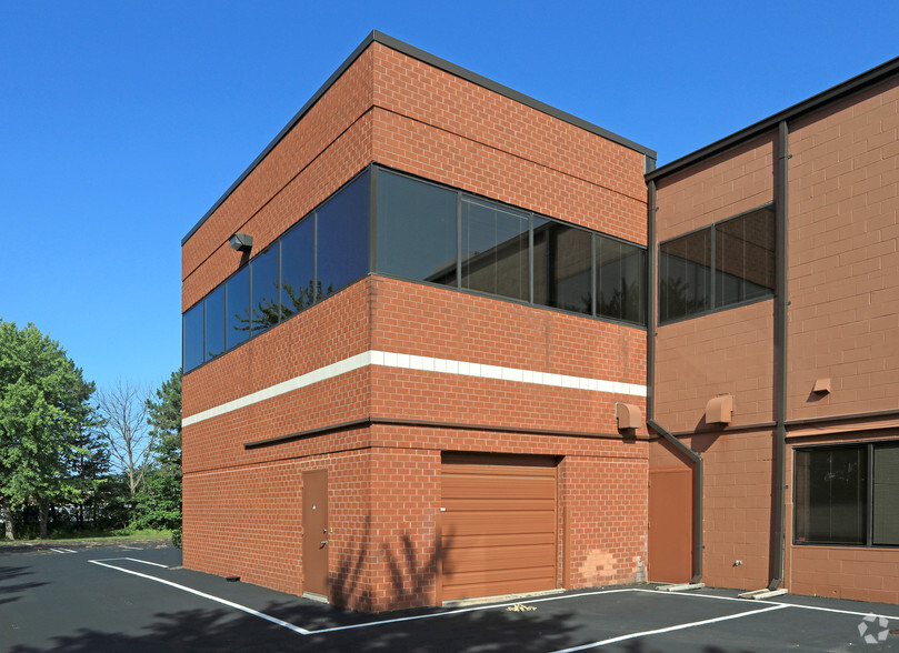 14900 Sweitzer Ln, Laurel, MD à louer - Photo de l’immeuble – Image 3 sur 6