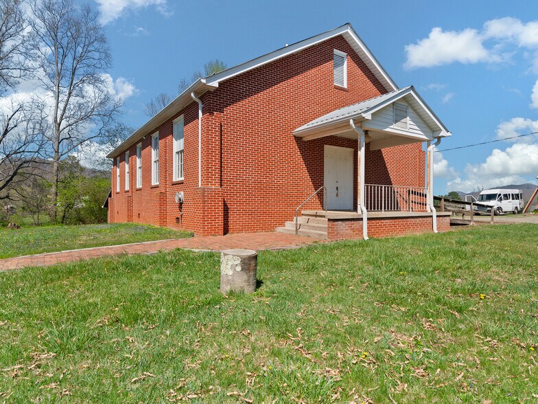 62 Birdsong Trail, Waynesville, NC à louer - Photo de l’immeuble – Image 3 sur 20