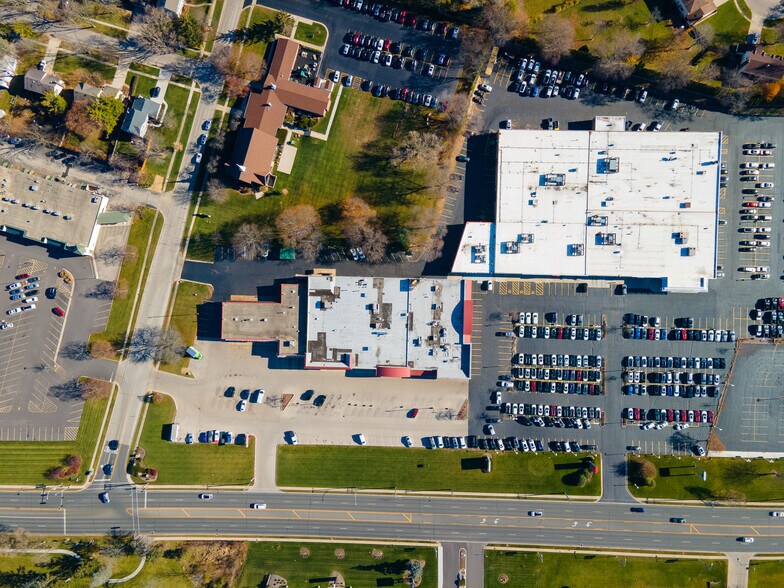 908-914 S Milwaukee Ave, Libertyville, IL à louer - Aérien – Image 3 sur 7