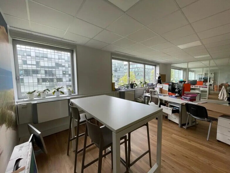 Bureau dans Noisy-le-Grand à louer - Photo de l’immeuble – Image 2 sur 9