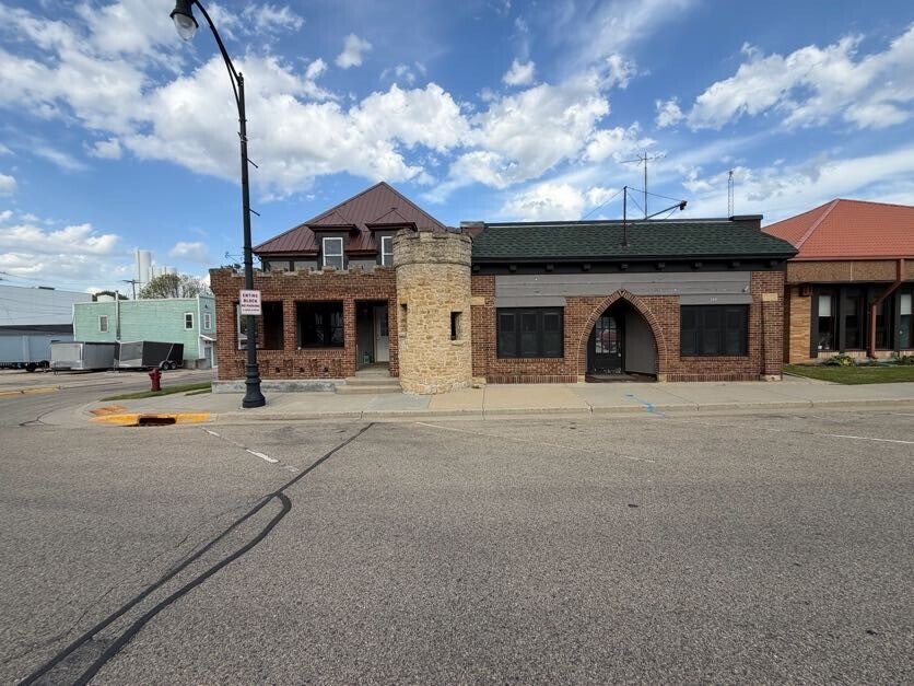 244 N Main St, Monticello, WI à vendre Photo de l’immeuble– Image 1 sur 18
