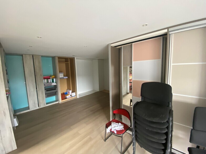 5 Allée Jacqueline Auriol, Eysines à louer - Photo de l’immeuble – Image 3 sur 9