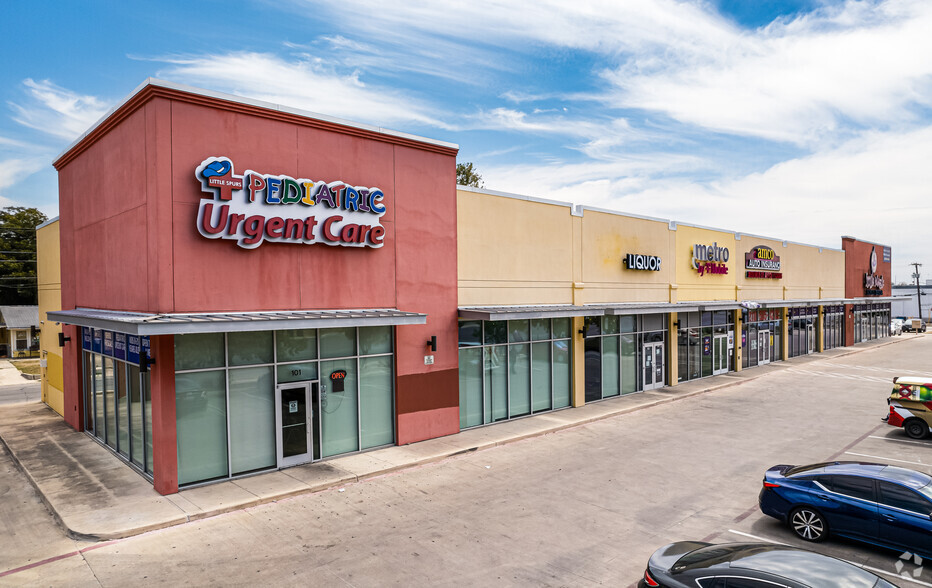 411 Las Palmas Dr, San Antonio, TX à louer - Photo de l’immeuble – Image 3 sur 8