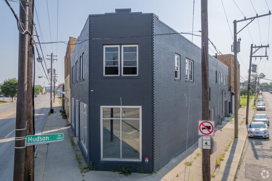 3838 Montgomery Rd, Cincinnati, OH à louer - Photo de l’immeuble – Image 2 sur 4