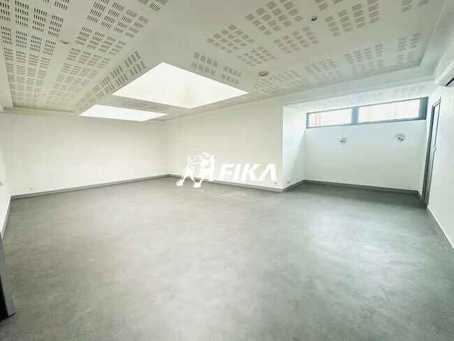 Plus de détails pour Bureau à louer