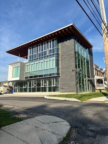 30 E Third St, Media, PA à louer - Photo de l’immeuble – Image 2 sur 9