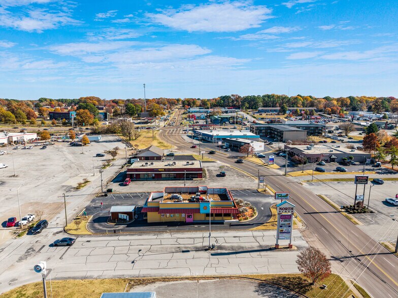 71 Carriage House Dr, Jackson, TN à vendre - Photo de l’immeuble – Image 2 sur 33