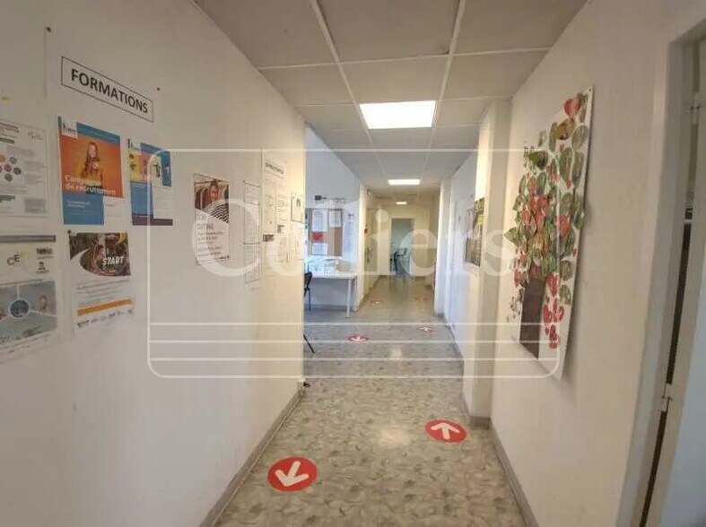 Bureau dans Salon-de-Provence à louer - Photo intérieure – Image 3 sur 4