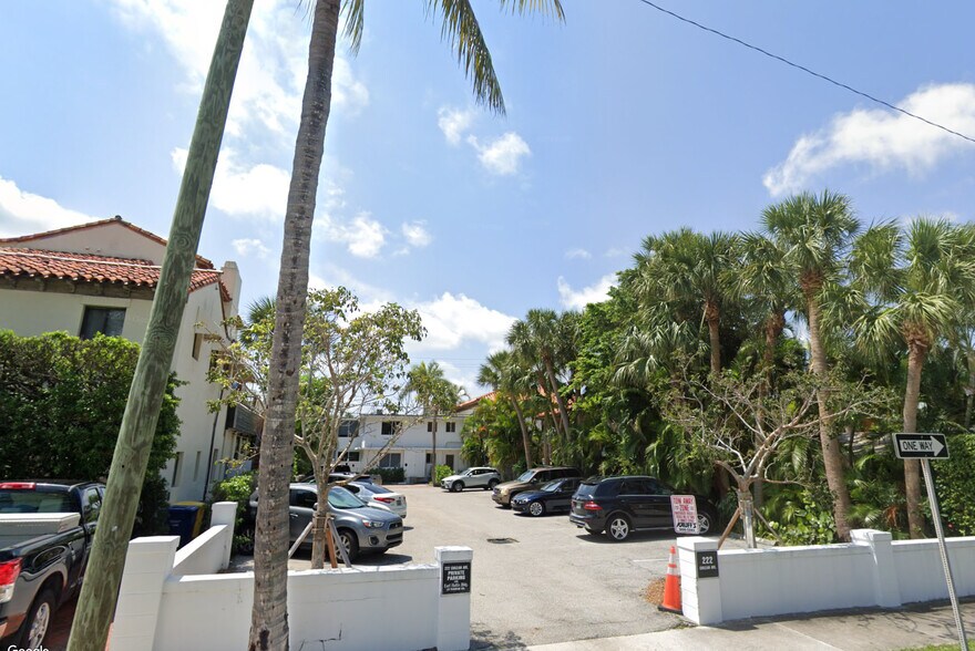 217 Peruvian Ave, Palm Beach, FL à louer - Photo de l’immeuble – Image 2 sur 6