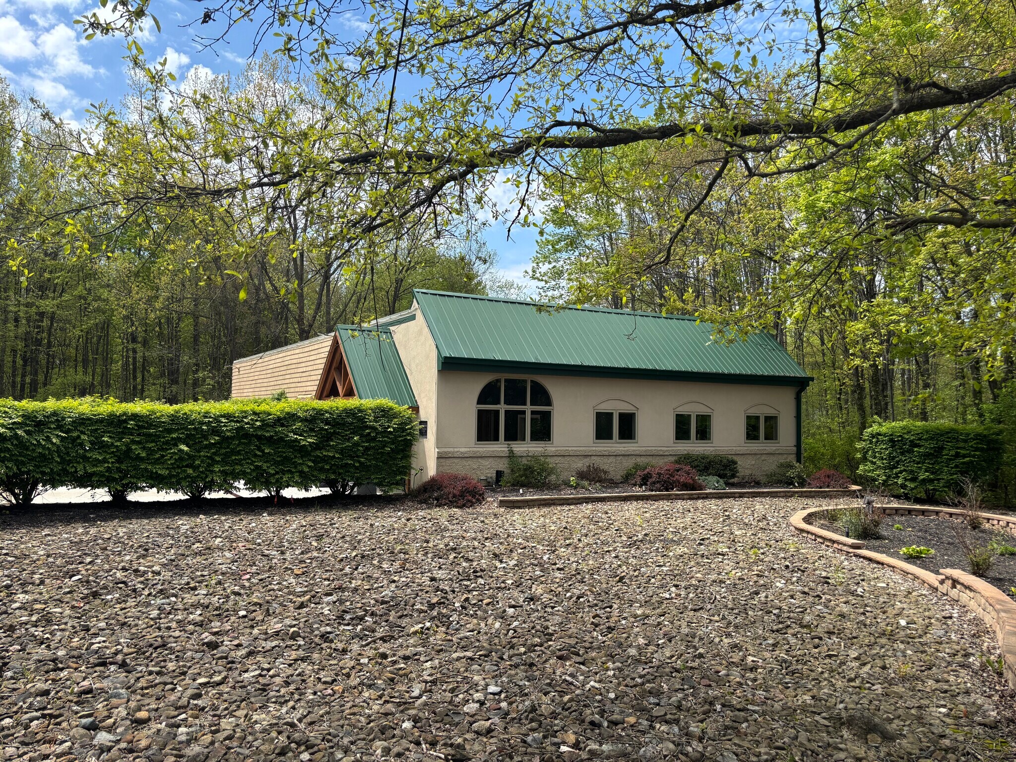 7984 Olde 8 Rd, Northfield, OH à vendre Photo de l’immeuble– Image 1 sur 14