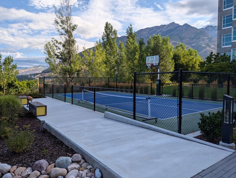 2825 E Cottonwood Pky, Salt Lake City, UT à louer - Photo de l’immeuble – Image 3 sur 16
