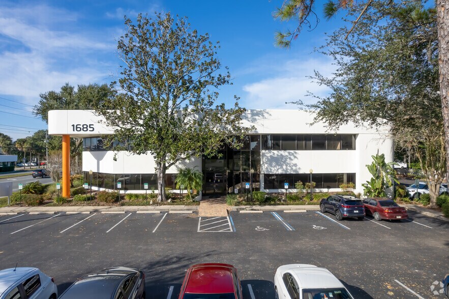 1685 Lee Rd, Winter Park, FL à louer - Photo de l’immeuble – Image 2 sur 9