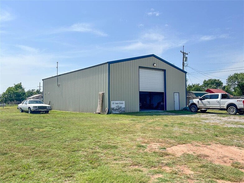 300 N 14th St, Clinton, OK à vendre - Photo principale – Image 1 sur 13