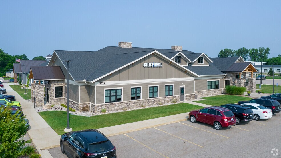 5675 Burlingame Ave SW, Grand Rapids, MI à louer - Photo de l’immeuble – Image 3 sur 3