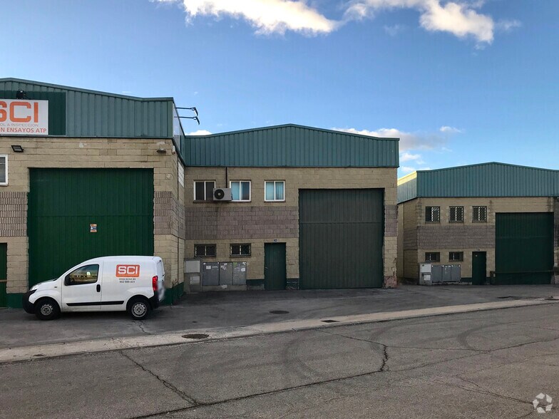 Industriel/Logistique dans Ajalvir, Madrid à vendre - Photo de l’immeuble – Image 2 sur 14