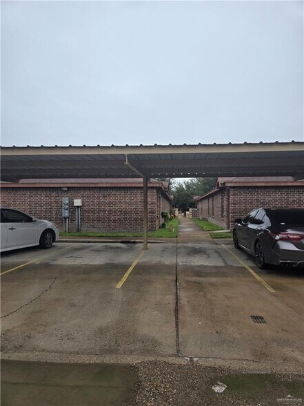 1416 Leann Rimes Rd, Edinburg, TX à vendre - Photo de l’immeuble – Image 2 sur 3