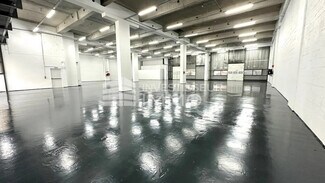 Plus de détails pour Local d'activités à louer