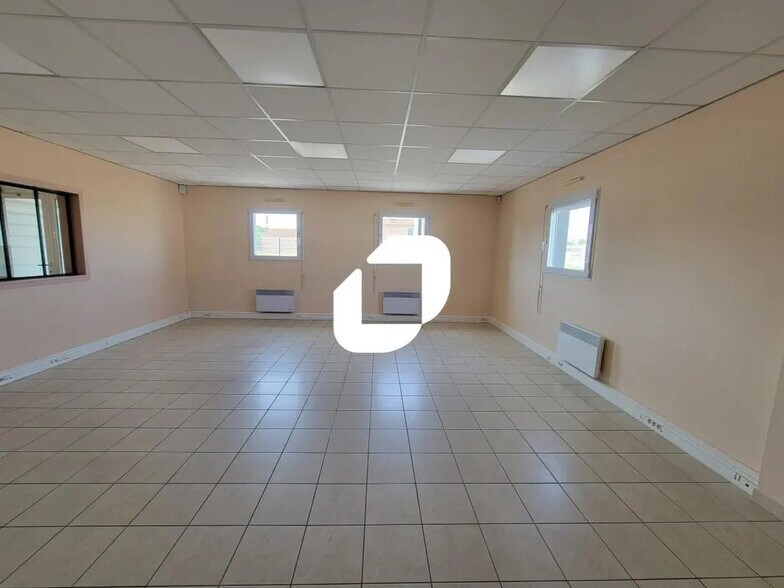 Bureau dans Basse-Goulaine à louer - Photo de l’immeuble – Image 2 sur 6