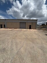 5504-1 Bandera Rd, San Antonio, TX à louer Photo de l’immeuble– Image 1 sur 12