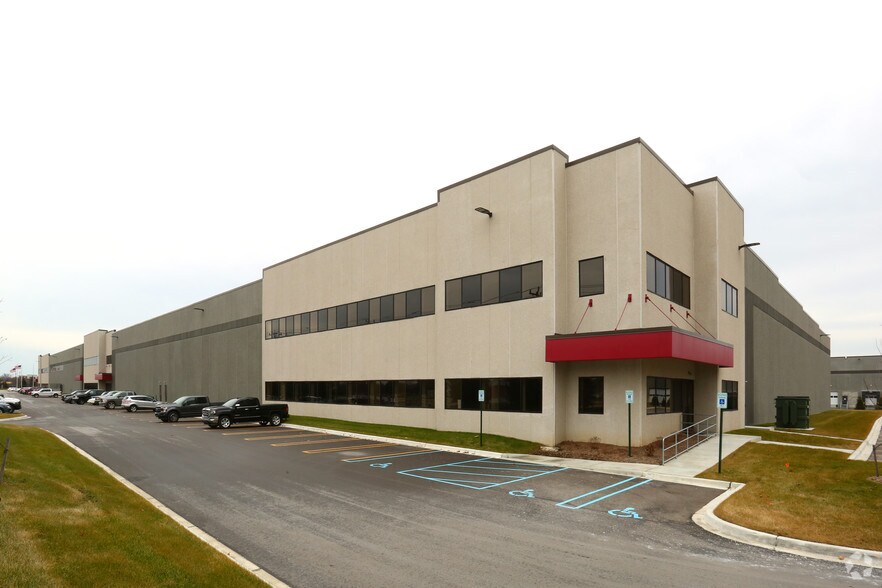28101 Schoolcraft Rd, Livonia, MI à louer - Photo de l’immeuble – Image 1 sur 4