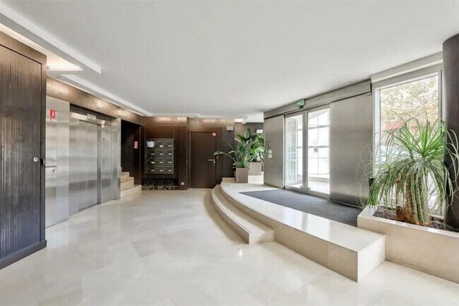 Plus de détails pour Bureau à vendre