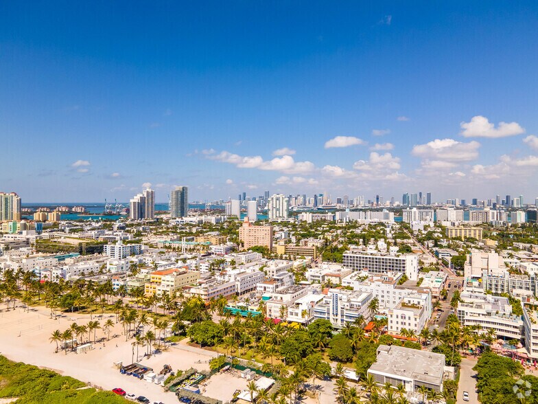928 Ocean Dr, Miami Beach, FL à louer - Photo de l’immeuble – Image 2 sur 6