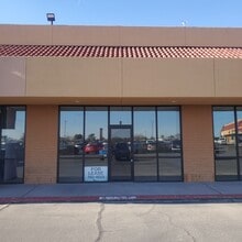 3333 Yarbrough Dr, El Paso, TX à louer Photo de l’immeuble– Image 2 sur 9