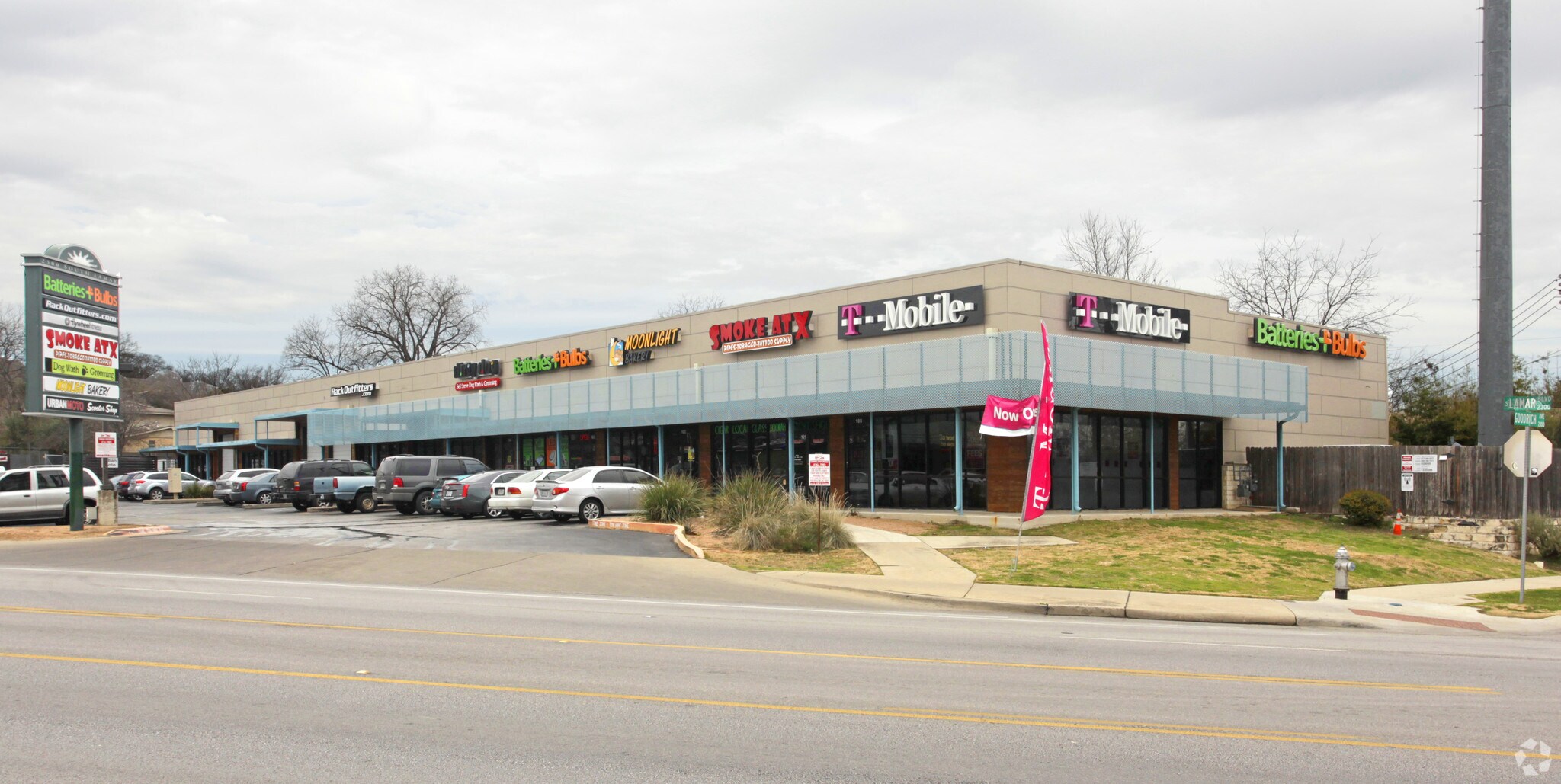 2300 S Lamar Blvd, Austin, TX à louer Photo principale– Image 1 sur 4