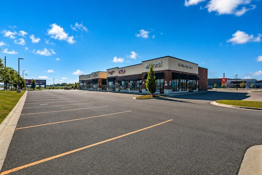 24798 William P Rosso Hwy, Clinton Township, MI à louer - Photo de l’immeuble – Image 2 sur 15