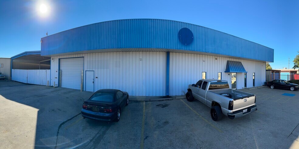 5201 Grisham Dr, Rowlett, TX à louer - Photo de l’immeuble – Image 3 sur 15