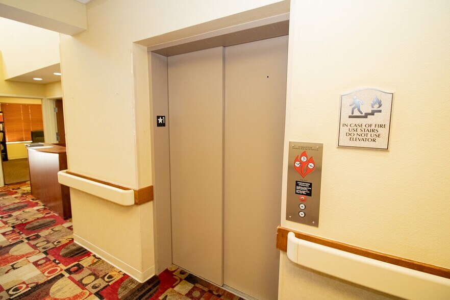 224 E Central Ave, Andover, KS à vendre - Photo intérieure – Image 3 sur 92