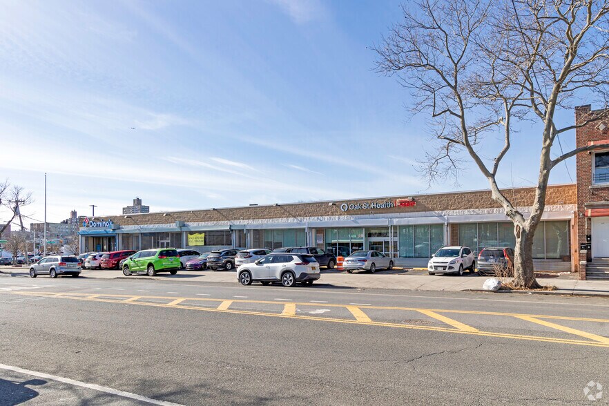 2721 Bronxwood Ave, Bronx, NY à louer - Photo de l’immeuble – Image 3 sur 5