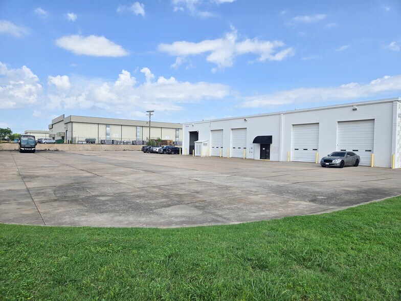 4560 S. 72nd E. Ave., Tulsa, OK à louer - Photo de l’immeuble – Image 2 sur 8