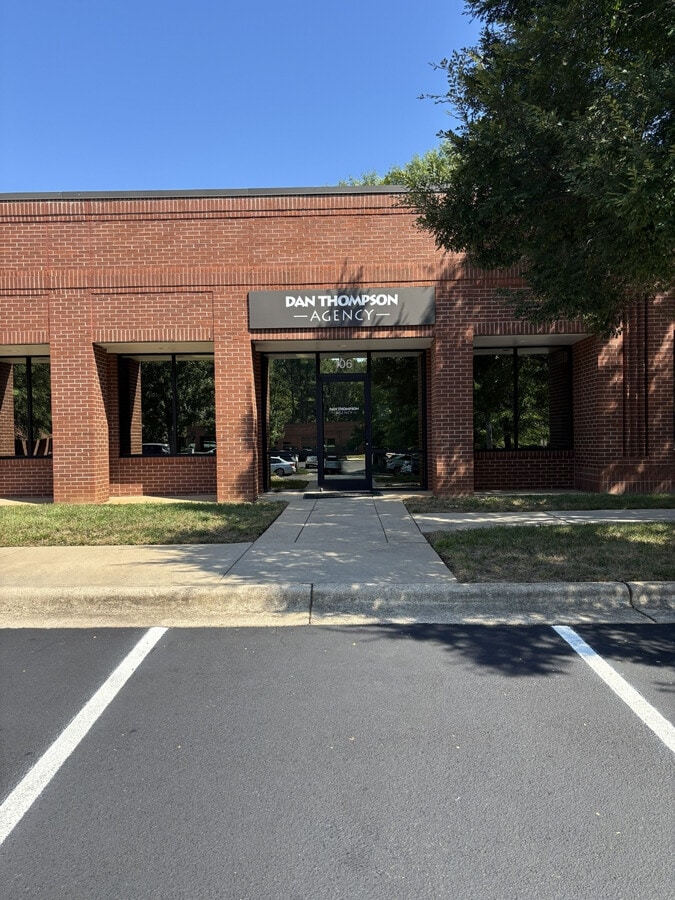 3130 Fairhill Dr, Raleigh, NC 27612 - Lot Suite 106 - - Photo intérieure - Image 1 of 4
