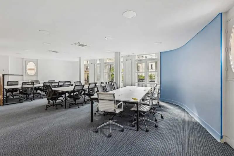 100 Rue La Fayette, Paris à louer Photo de l’immeuble– Image 1 sur 9